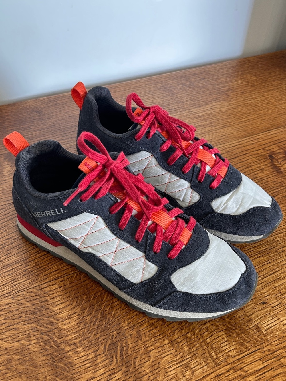 MERRELL ALPINE RUNNING SHOE MENS 7/WOMANS 8.5